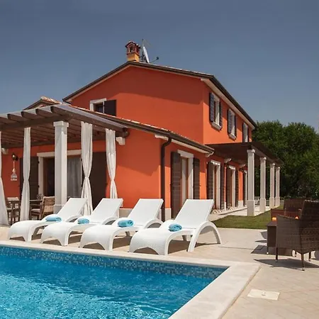Vilanija Villa *